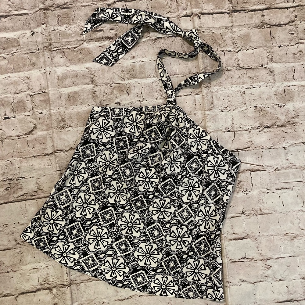 Apt 9 Silk black/white print halter top size